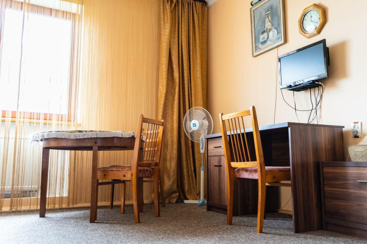 Hostel Villa Roma Lviv Exterior photo