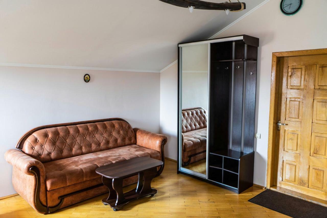 Hostel Villa Roma Lviv Exterior photo