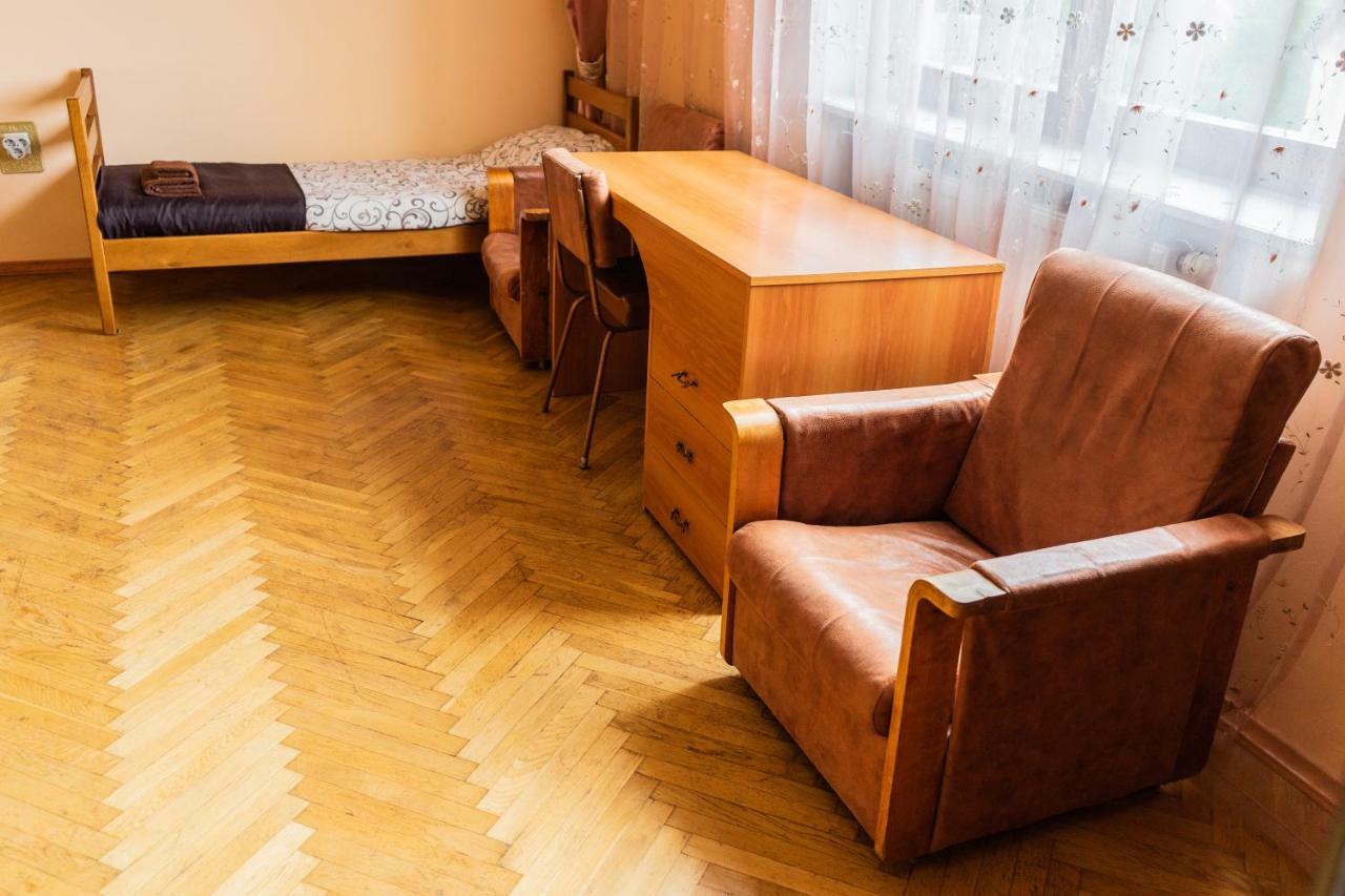 Hostel Villa Roma Lviv Exterior photo